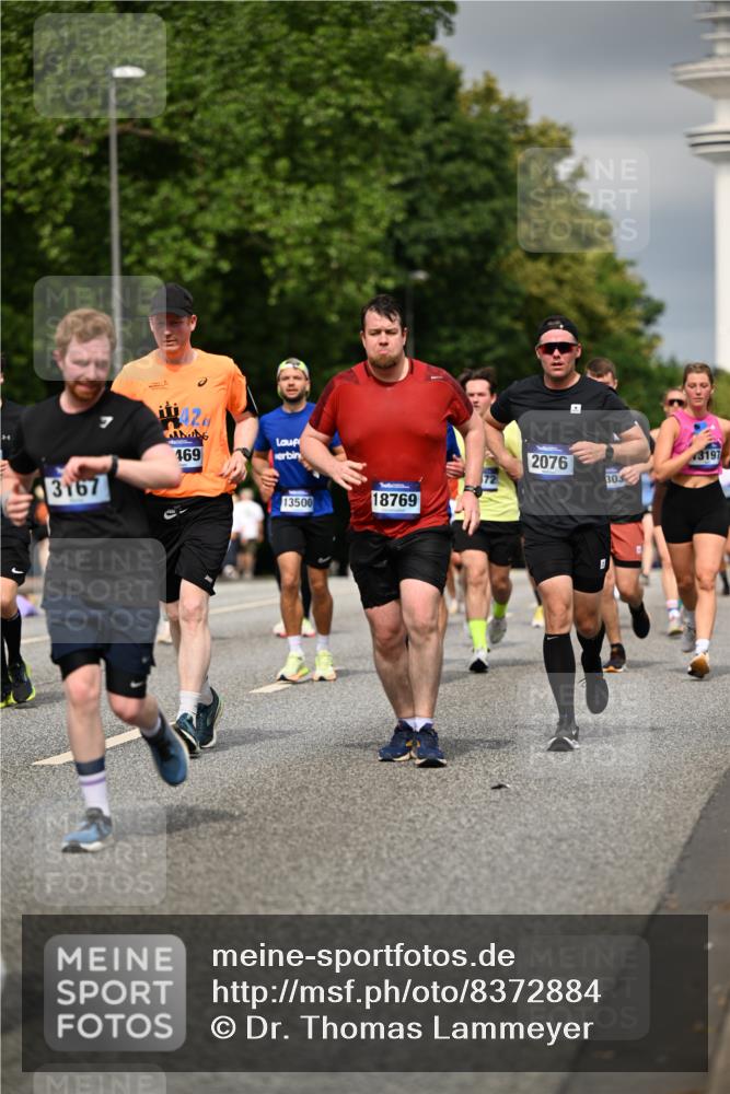 29.06.2025 - hella hamburg halbmarathon Dr. Thomas Lammeyer http://msf.ph/oto/8372884 29.06.2025 10:19:55 Kennedybrücke 1308, 1440, 1651, 2071, 2076, 2140, 2436, 2601, 2835, 3167, 4828, 5046, 5423, 7897, 7941, 7942, 8057, 8274, 8746, 8885, 9192, 9307, 9784, 9881, 10108, 10608, 11113, 11303 meine-sportfotos.de