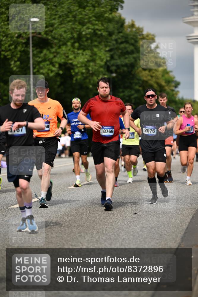 29.06.2025 - hella hamburg halbmarathon Dr. Thomas Lammeyer http://msf.ph/oto/8372896 29.06.2025 10:19:55 Kennedybrücke 1308, 1440, 1651, 2071, 2076, 2140, 2436, 2601, 2835, 3167, 4828, 5046, 5423, 7897, 7941, 7942, 8057, 8274, 8746, 8885, 9192, 9307, 9784, 9881, 10108, 10608, 11113, 11303 meine-sportfotos.de