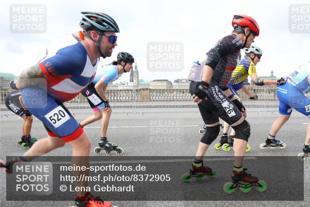 29.06.2025 - hella hamburg halbmarathon Lena Gebhardt http://msf.ph/oto/8372905 29.06.2025 08:50:46 Lombardsbrücke 4444, 188, 443, 520, 26, 2 meine-sportfotos.de