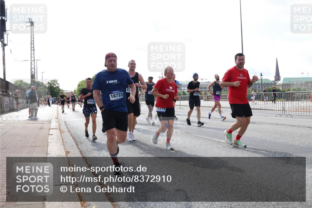 29.06.2025 - hella hamburg halbmarathon Lena Gebhardt http://msf.ph/oto/8372910 29.06.2025 10:02:16 Lombardsbrücke 19162, 16723, 63, 12315, 6166, 1128, 1254, 1364, 1432, 1453, 1733, 2142, 2322, 2323, 2685, 2712, 3169, 3780, 3976, 4066, 4286, 4328, 4985, 5742, 5763, 6166, 6295, 6322, 6327, 6438, 6595, 6708, 6860, 7031, 7049, 7189, 7223, 7243, 7323, 7869, 8749, 9020, 9021, 9131, 9156, 9230, 9353, 9554, 9741, 9928, 10177, 10866, 10882, 11191, 11554, 11670, 11871, 11938, 12315, 12316, 12491, 14471, 14660, 14677, 16420 meine-sportfotos.de