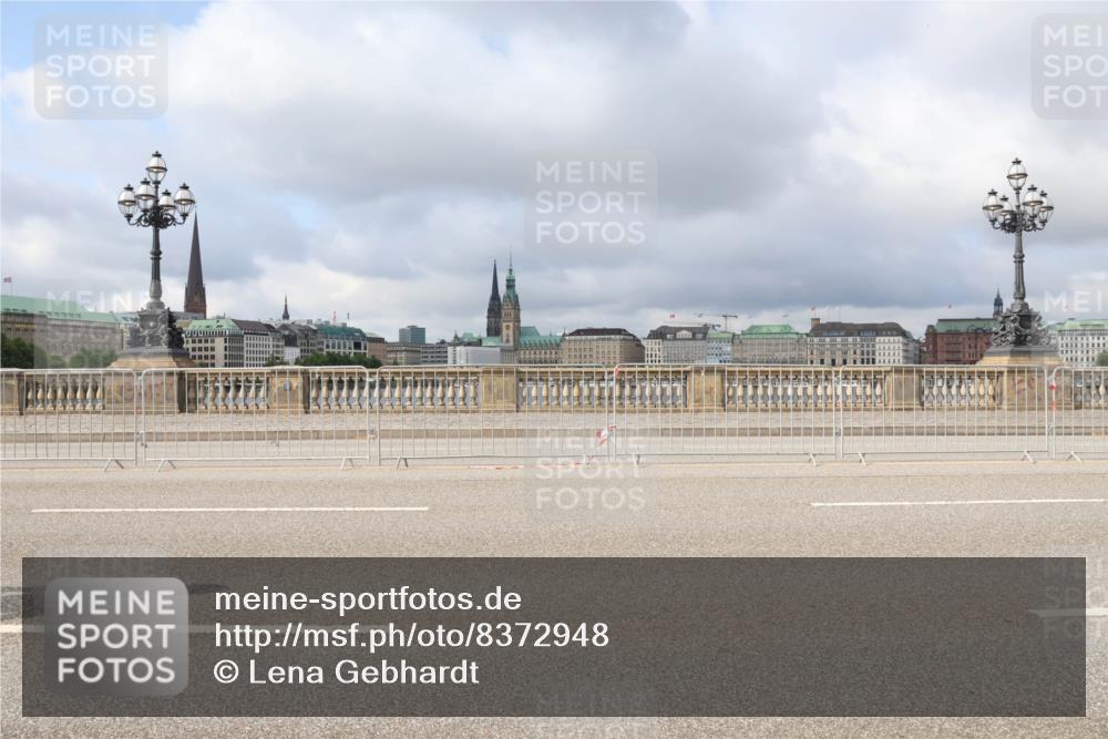 29.06.2025 - hella hamburg halbmarathon Lena Gebhardt http://msf.ph/oto/8372948 29.06.2025 09:12:24 Lombardsbrücke  meine-sportfotos.de