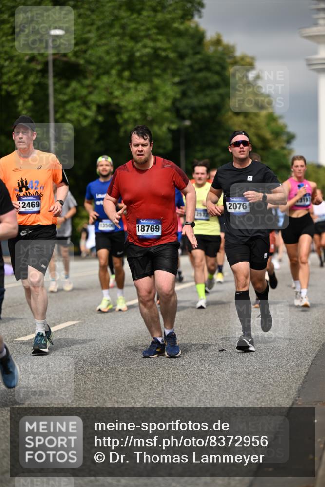 29.06.2025 - hella hamburg halbmarathon Dr. Thomas Lammeyer http://msf.ph/oto/8372956 29.06.2025 10:19:56 Kennedybrücke 1308, 1440, 1651, 2071, 2076, 2140, 2436, 2601, 2835, 3167, 4828, 5046, 5423, 7897, 7941, 7942, 8057, 8169, 8274, 8746, 8885, 9192, 9307, 9784, 9881, 10108, 10608, 11113, 11303 meine-sportfotos.de