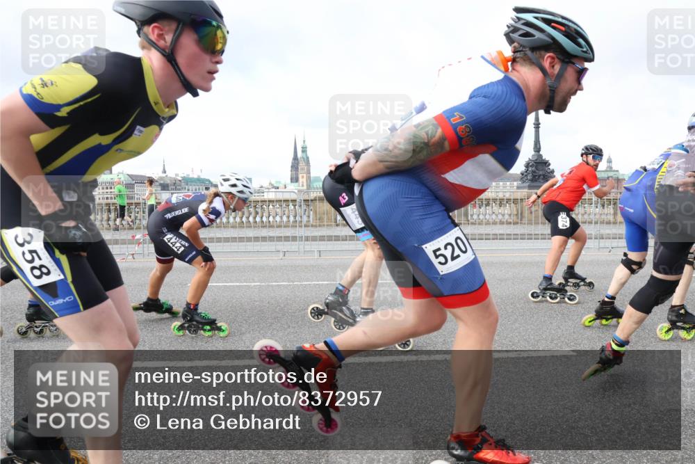 29.06.2025 - hella hamburg halbmarathon Lena Gebhardt http://msf.ph/oto/8372957 29.06.2025 08:50:46 Lombardsbrücke 358, 14, 188, 520 meine-sportfotos.de