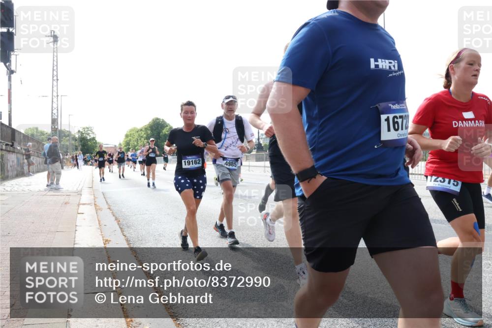 29.06.2025 - hella hamburg halbmarathon Lena Gebhardt http://msf.ph/oto/8372990 29.06.2025 10:02:17 Lombardsbrücke 19162, 4985, 1672, 12375, 1128, 1254, 1364, 1432, 1453, 1733, 2142, 2322, 2323, 2685, 2712, 3169, 3780, 3976, 4066, 4286, 4985, 5742, 5763, 6166, 6295, 6322, 6327, 6438, 6595, 6708, 6860, 7031, 7049, 7189, 7223, 7243, 7323, 7869, 8749, 9020, 9021, 9131, 9156, 9230, 9353, 9554, 9741, 9928, 10177, 10866, 10882, 11191, 11554, 11670, 11871, 11938, 12315, 12316, 12491, 14471, 14660, 14677, 16420 meine-sportfotos.de