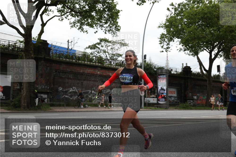 29.06.2025 - hella hamburg halbmarathon Yannick Fuchs http://msf.ph/oto/8373012 29.06.2025 10:53:47 20KM 1544, 2780, 3169, 3780, 4238, 4379, 4796, 4986, 6327, 6470, 7259, 7824, 8030, 8326, 8481, 8807, 9741, 9985, 10281, 10301, 10488, 11018, 11114, 11158, 11159, 11250, 11757, 12406, 12446, 12779, 13036, 13706, 14471, 14928, 15083, 15525, 15673, 15785, 15914, 16227, 16530, 16754, 16915, 17304, 17860, 18377, 18485, 18624, 18855, 19178 meine-sportfotos.de
