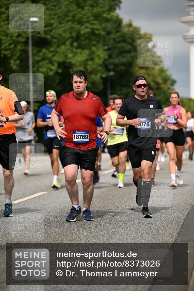 29.06.2025 - hella hamburg halbmarathon Dr. Thomas Lammeyer http://msf.ph/oto/8373026 29.06.2025 10:19:56 Kennedybrücke 1308, 1440, 1651, 2071, 2076, 2140, 2436, 2601, 2835, 3167, 4828, 5046, 5423, 7897, 7941, 7942, 8057, 8169, 8274, 8746, 8885, 9192, 9307, 9784, 9881, 10108, 10608, 11113, 11303 meine-sportfotos.de