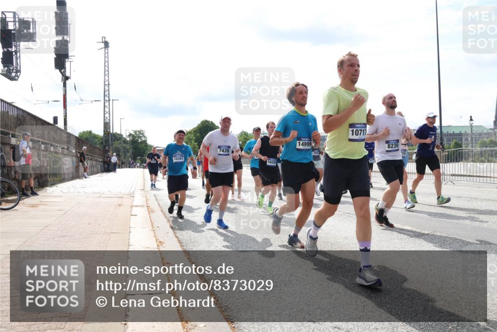 29.06.2025 - hella hamburg halbmarathon Lena Gebhardt http://msf.ph/oto/8373029 29.06.2025 10:15:01 Lombardsbrücke 10391, 7439, 1620, 10717, 8239, 14999, 3507, 1071, 1296, 1379, 1524, 1575, 1728, 1745, 2046, 2140, 2281, 2601, 2690, 2990, 3020, 3025, 3154, 3454, 3507, 3509, 3513, 3650, 3691, 3834, 3844, 4495, 4641, 5191, 5271, 5608, 5800, 5981, 5986, 6181, 6248, 6317, 6935, 7195, 7439, 7452, 7881, 8055, 8147, 8237, 8239, 8256, 8275, 8522, 8563, 8609, 8755, 8854, 9113, 9173, 9556, 9663, 9709, 9847, 9911, 9975, 10391, 10589, 10610, 10717, 10963, 11271, 11598 meine-sportfotos.de