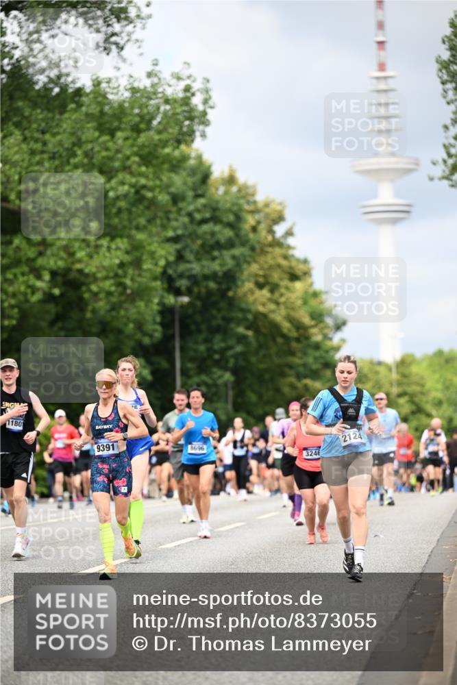 29.06.2025 - hella hamburg halbmarathon Dr. Thomas Lammeyer http://msf.ph/oto/8373055 29.06.2025 10:42:15 Kennedybrücke 1475, 1578, 1985, 2124, 3010, 3246, 3286, 3633, 3636, 3880, 4414, 5139, 5875, 6697, 6955, 7321, 7629, 8539, 8696, 9391, 9524, 9894, 10025, 10146, 10506, 11087, 11152, 11164 meine-sportfotos.de