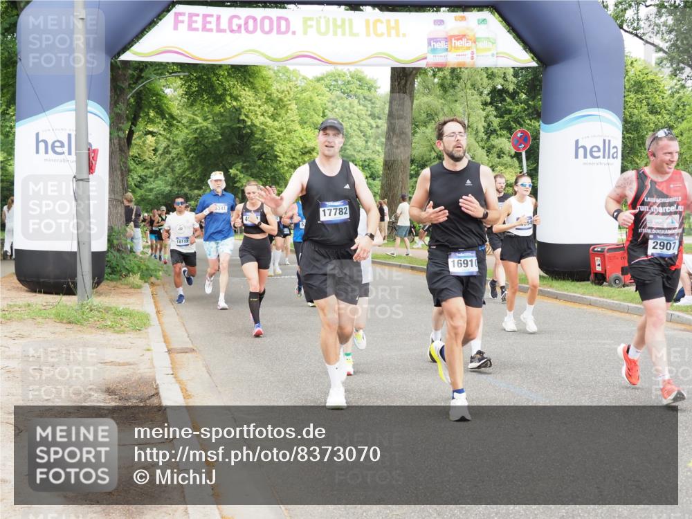 29.06.2025 - hella hamburg halbmarathon MichiJ http://msf.ph/oto/8373070 29.06.2025 10:44:56 Zwischen KM18-KM19 2282, 2806, 2840, 2907, 3251, 5341, 6104, 7856, 10020, 13287, 13664, 13880, 14914, 15145, 16113, 16517, 16910, 17531, 17782 meine-sportfotos.de