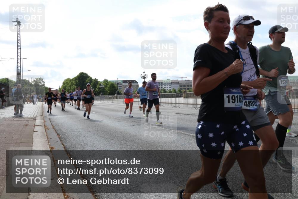 29.06.2025 - hella hamburg halbmarathon Lena Gebhardt http://msf.ph/oto/8373099 29.06.2025 10:02:18 Lombardsbrücke 16634, 19162, 4985, 1924, 1128, 1254, 1364, 1432, 1453, 1733, 2142, 2322, 2323, 2685, 2712, 3169, 3780, 3976, 4066, 4286, 4985, 5742, 5763, 6166, 6295, 6322, 6327, 6438, 6595, 6708, 6860, 7031, 7049, 7189, 7223, 7243, 7323, 7869, 8749, 9020, 9021, 9131, 9156, 9230, 9353, 9554, 9741, 9928, 10177, 10866, 10882, 11191, 11554, 11670, 11702, 11782, 11871, 11938, 12315, 12316, 12491, 14471, 14660, 14677, 16420 meine-sportfotos.de
