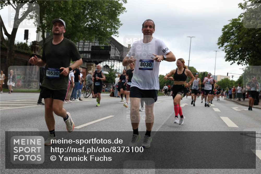 29.06.2025 - hella hamburg halbmarathon Yannick Fuchs http://msf.ph/oto/8373100 29.06.2025 10:53:48 20KM 1019, 1544, 2780, 3169, 3780, 4238, 4379, 4796, 4986, 6327, 6470, 7259, 7824, 8030, 8326, 8481, 8807, 9741, 9985, 10281, 10301, 10488, 11018, 11114, 11158, 11159, 11250, 11757, 12406, 12422, 12446, 12779, 13036, 13706, 14471, 15083, 15525, 15673, 15785, 15914, 16227, 16530, 16754, 16915, 17304, 17860, 18130, 18377, 18624, 18855, 19178 meine-sportfotos.de