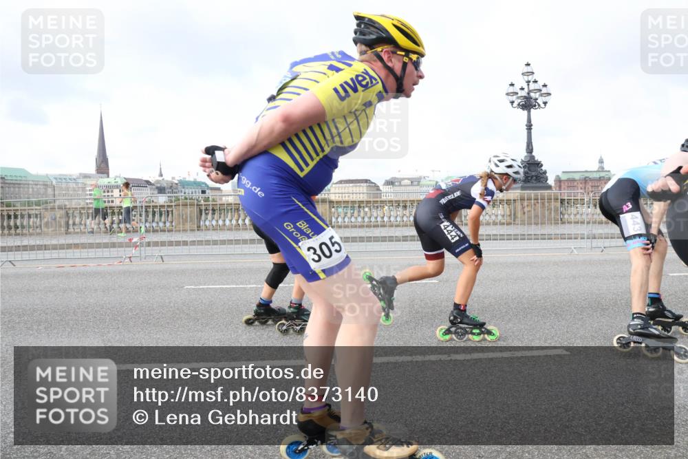 29.06.2025 - hella hamburg halbmarathon Lena Gebhardt http://msf.ph/oto/8373140 29.06.2025 08:50:46 Lombardsbrücke 305, 444, 3 meine-sportfotos.de