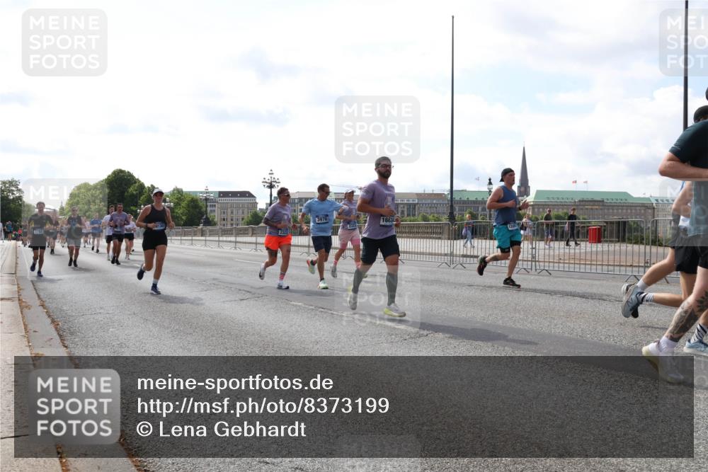 29.06.2025 - hella hamburg halbmarathon Lena Gebhardt http://msf.ph/oto/8373199 29.06.2025 10:02:18 Lombardsbrücke 5763, 8130, 2322, 3976, 2323, 16634, 1128, 1254, 1364, 1432, 1453, 1733, 2142, 2322, 2323, 2685, 2712, 3169, 3780, 3976, 4066, 4286, 4985, 5742, 5763, 6166, 6295, 6322, 6327, 6438, 6595, 6708, 6860, 7031, 7049, 7189, 7223, 7243, 7323, 7869, 8749, 9020, 9021, 9131, 9156, 9230, 9353, 9554, 9741, 9928, 10177, 10866, 10882, 11191, 11554, 11670, 11702, 11782, 11871, 11938, 12315, 12316, 12491, 14471, 14660, 14677, 16420 meine-sportfotos.de