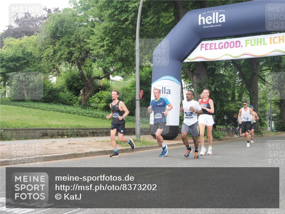 29.06.2025 - hella hamburg halbmarathon KatJ http://msf.ph/oto/8373202 29.06.2025 10:23:55 Zwischen KM18-KM19 1002, 1644, 8395 meine-sportfotos.de