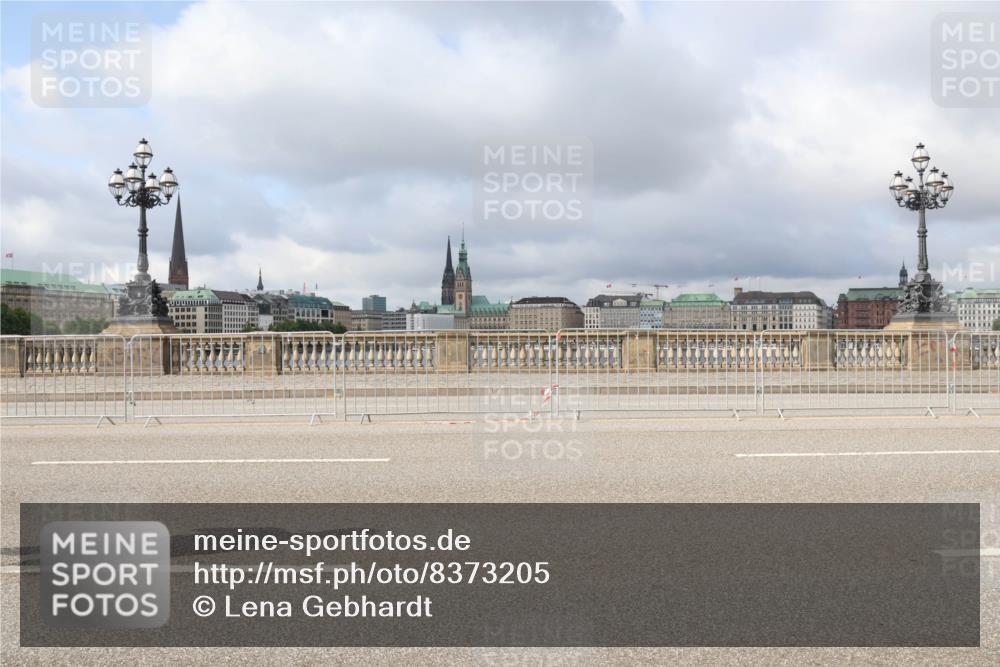 29.06.2025 - hella hamburg halbmarathon Lena Gebhardt http://msf.ph/oto/8373205 29.06.2025 09:12:24 Lombardsbrücke  meine-sportfotos.de