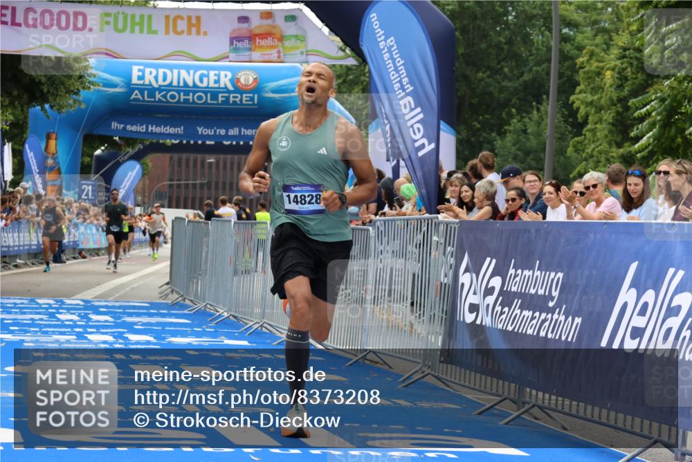29.06.2025 - hella hamburg halbmarathon Strokosch-Dieckow http://msf.ph/oto/8373208 29.06.2025 10:27:03 Ziel 9079, 12641, 12992, 13780, 13956, 14828, 15671, 19050 meine-sportfotos.de