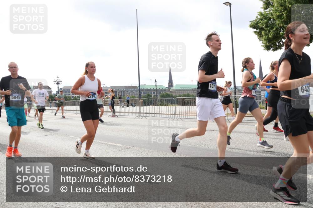29.06.2025 - hella hamburg halbmarathon Lena Gebhardt http://msf.ph/oto/8373218 29.06.2025 10:39:51 Lombardsbrücke 10666, 5045, 2976, 1071, 14, 642, 1058, 1076, 1291, 1586, 1691, 1899, 2254, 2313, 2578, 2866, 2888, 2976, 3046, 3353, 3882, 3883, 3884, 4173, 4298, 4471, 4609, 4752, 4855, 5045, 5229, 5654, 5701, 5877, 5901, 6097, 6321, 6427, 6428, 6548, 6698, 6719, 6726, 6739, 6748, 6750, 6890, 7045, 7053, 7125, 7199, 7429, 7455, 7456, 7684, 8107, 8612, 8995, 9569, 9698, 9747, 9777, 10441, 10512 meine-sportfotos.de