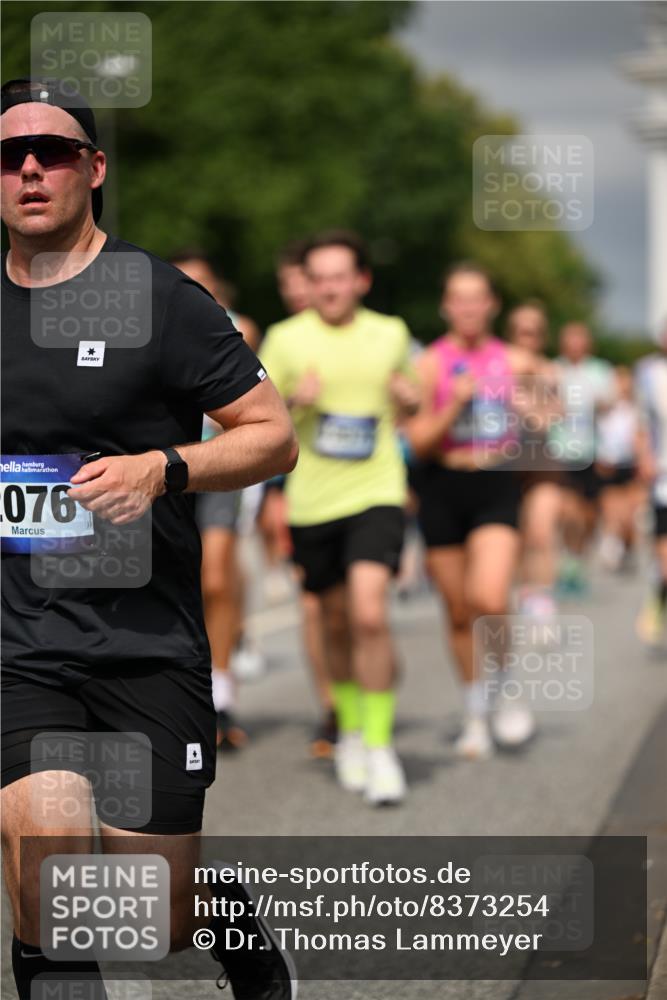 29.06.2025 - hella hamburg halbmarathon Dr. Thomas Lammeyer http://msf.ph/oto/8373254 29.06.2025 10:19:59 Kennedybrücke 1212, 1308, 1651, 2071, 2076, 2140, 2436, 2601, 2835, 3167, 4583, 4828, 5046, 5423, 7897, 7941, 7942, 8057, 8169, 8274, 8746, 8885, 9192, 9307, 9784, 9881, 10608, 10844, 11113, 11303 meine-sportfotos.de
