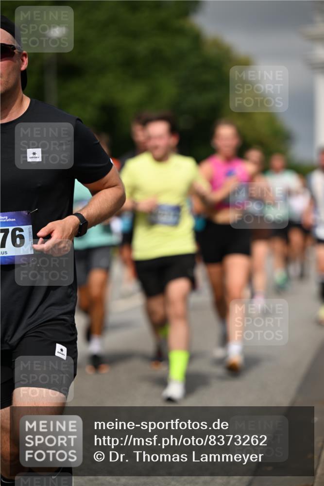 29.06.2025 - hella hamburg halbmarathon Dr. Thomas Lammeyer http://msf.ph/oto/8373262 29.06.2025 10:19:59 Kennedybrücke 1212, 1308, 1651, 2071, 2076, 2140, 2436, 2601, 2835, 3167, 4583, 4828, 5046, 5423, 7897, 7941, 7942, 8057, 8169, 8274, 8746, 8885, 9192, 9307, 9784, 9881, 10608, 10844, 11113, 11303 meine-sportfotos.de
