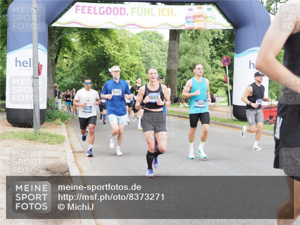 29.06.2025 - hella hamburg halbmarathon MichiJ http://msf.ph/oto/8373271 29.06.2025 10:44:58 Zwischen KM18-KM19 1595, 2282, 2806, 2907, 3251, 4088, 5277, 5341, 6104, 6302, 7856, 10020, 13287, 13664, 14914, 16113, 16517, 16910, 17531, 17782, 18762 meine-sportfotos.de