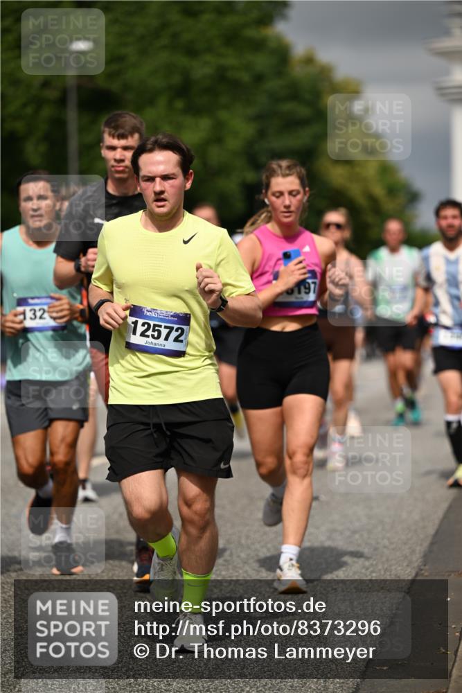 29.06.2025 - hella hamburg halbmarathon Dr. Thomas Lammeyer http://msf.ph/oto/8373296 29.06.2025 10:20:00 Kennedybrücke 1212, 1308, 1651, 2071, 2076, 2436, 2601, 2835, 3167, 4583, 4828, 5046, 5423, 7897, 8057, 8169, 8274, 8554, 8746, 9192, 9307, 9601, 9784, 9881, 10608, 10844, 11113, 11303 meine-sportfotos.de