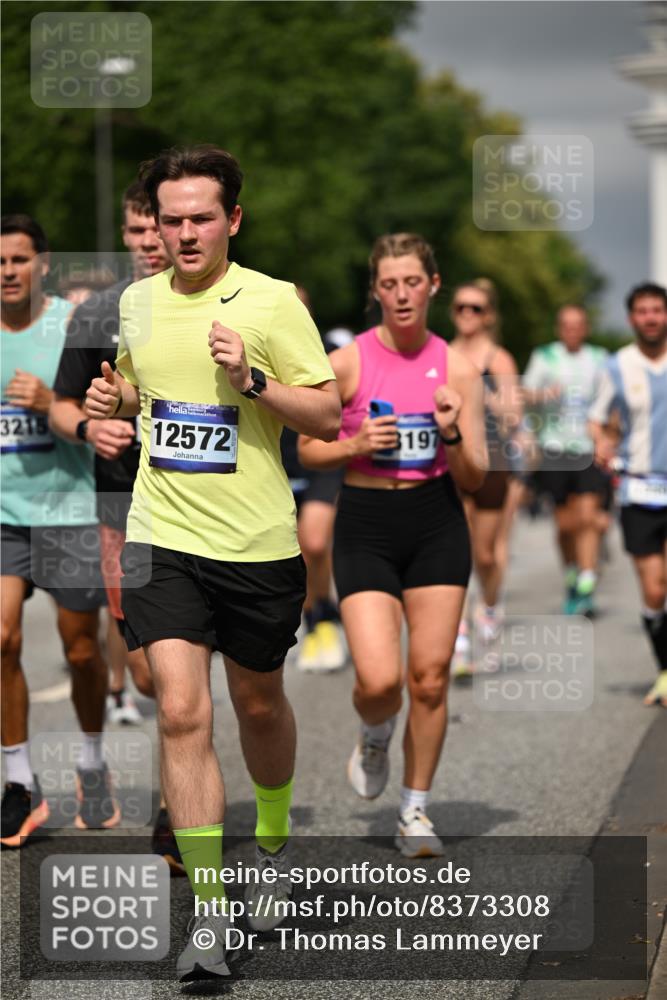 29.06.2025 - hella hamburg halbmarathon Dr. Thomas Lammeyer http://msf.ph/oto/8373308 29.06.2025 10:20:00 Kennedybrücke 1212, 1308, 1651, 2071, 2076, 2436, 2601, 2835, 3167, 4583, 4828, 5046, 5423, 7897, 8057, 8169, 8274, 8554, 8746, 9192, 9307, 9601, 9784, 9881, 10608, 10844, 11113, 11303 meine-sportfotos.de