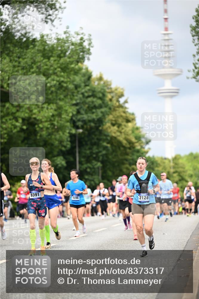 29.06.2025 - hella hamburg halbmarathon Dr. Thomas Lammeyer http://msf.ph/oto/8373317 29.06.2025 10:42:16 Kennedybrücke 1475, 1578, 1985, 2124, 3010, 3246, 3286, 3633, 3636, 3880, 4414, 4921, 5139, 5875, 6697, 7629, 8539, 8696, 9391, 9524, 9894, 10025, 10146, 10506, 11087, 11152, 11164 meine-sportfotos.de