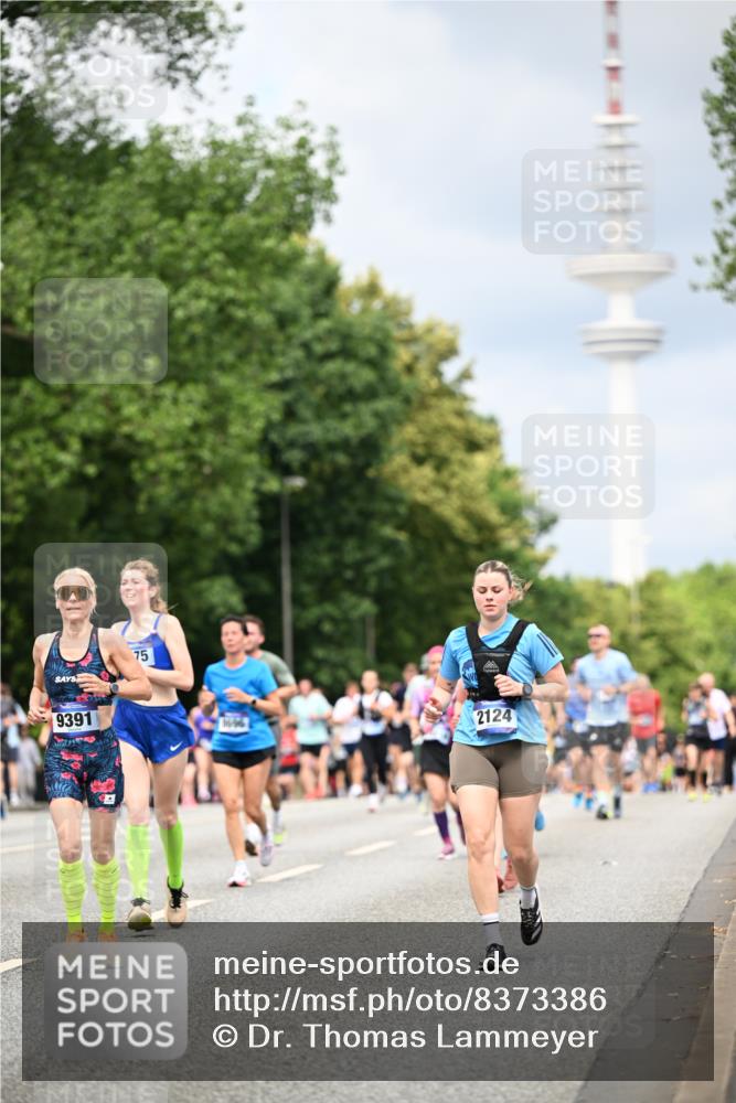29.06.2025 - hella hamburg halbmarathon Dr. Thomas Lammeyer http://msf.ph/oto/8373386 29.06.2025 10:42:16 Kennedybrücke 1475, 1578, 1985, 2124, 3010, 3246, 3286, 3633, 3636, 3880, 4414, 4921, 5139, 5875, 6697, 7629, 8539, 8696, 9391, 9524, 9894, 10025, 10146, 10506, 11087, 11152, 11164 meine-sportfotos.de