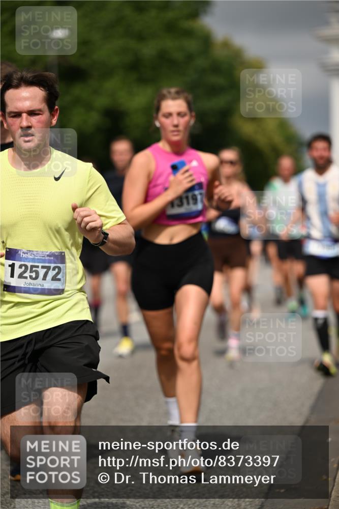 29.06.2025 - hella hamburg halbmarathon Dr. Thomas Lammeyer http://msf.ph/oto/8373397 29.06.2025 10:20:00 Kennedybrücke 1212, 1308, 1651, 2071, 2076, 2436, 2601, 2835, 3167, 4583, 4828, 5046, 5423, 7897, 8057, 8169, 8274, 8554, 8746, 9192, 9307, 9601, 9784, 9881, 10608, 10844, 11113, 11303 meine-sportfotos.de