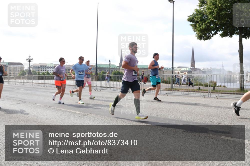 29.06.2025 - hella hamburg halbmarathon Lena Gebhardt http://msf.ph/oto/8373410 29.06.2025 10:02:19 Lombardsbrücke 1128, 1254, 1364, 1432, 1453, 1733, 2142, 2322, 2323, 2685, 2712, 3169, 3780, 3976, 4066, 4286, 4985, 5742, 5763, 6166, 6295, 6322, 6327, 6438, 6595, 6708, 6860, 7031, 7049, 7189, 7223, 7243, 7323, 7869, 8003, 8749, 9020, 9021, 9131, 9156, 9230, 9353, 9554, 9741, 9928, 10177, 10866, 11191, 11554, 11670, 11702, 11782, 11871, 11938, 12315, 12316, 12491, 14471, 14660, 14677, 16420 meine-sportfotos.de