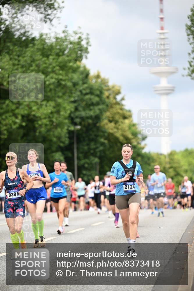 29.06.2025 - hella hamburg halbmarathon Dr. Thomas Lammeyer http://msf.ph/oto/8373418 29.06.2025 10:42:16 Kennedybrücke 1475, 1578, 1985, 2124, 3010, 3246, 3286, 3633, 3636, 3880, 4414, 4921, 5139, 5875, 6697, 7629, 8539, 8696, 9391, 9524, 9894, 10025, 10146, 10506, 11087, 11152, 11164 meine-sportfotos.de