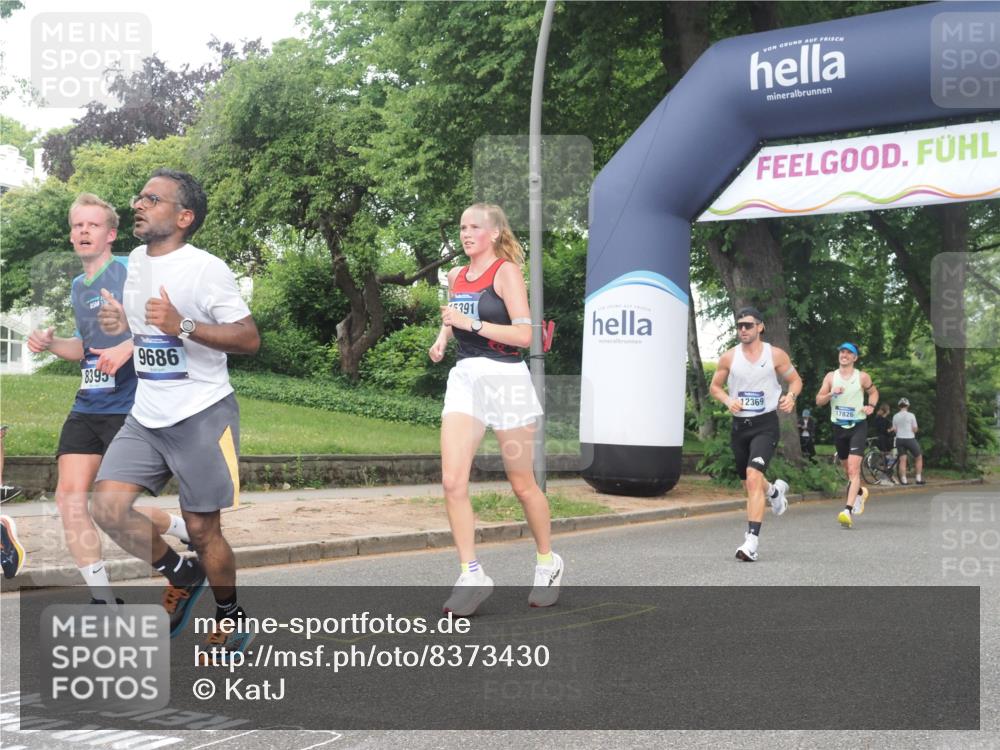 29.06.2025 - hella hamburg halbmarathon KatJ http://msf.ph/oto/8373430 29.06.2025 10:23:57 Zwischen KM18-KM19 1002, 1644, 8395 meine-sportfotos.de