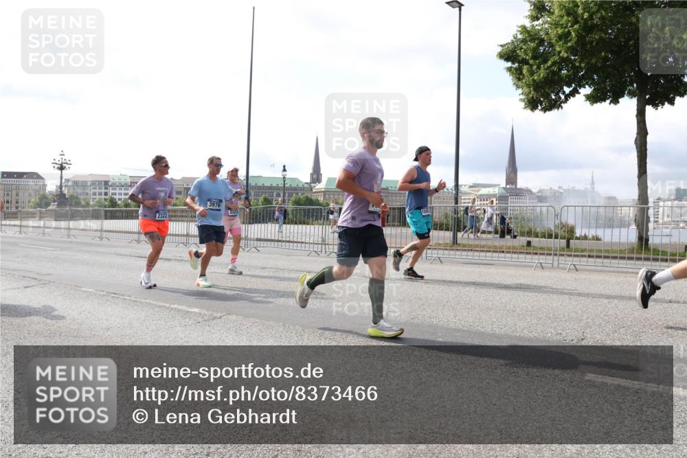 29.06.2025 - hella hamburg halbmarathon Lena Gebhardt http://msf.ph/oto/8373466 29.06.2025 10:02:19 Lombardsbrücke 3976, 2323, 1128, 1254, 1364, 1432, 1453, 1733, 2142, 2322, 2323, 2685, 2712, 3169, 3780, 3976, 4066, 4286, 4985, 5742, 5763, 6166, 6295, 6322, 6327, 6438, 6595, 6708, 6860, 7031, 7049, 7189, 7223, 7243, 7323, 7869, 8003, 8749, 9020, 9021, 9131, 9156, 9230, 9353, 9554, 9741, 9928, 10177, 10866, 11191, 11554, 11670, 11702, 11782, 11871, 11938, 12315, 12316, 12491, 14471, 14660, 14677, 16420 meine-sportfotos.de