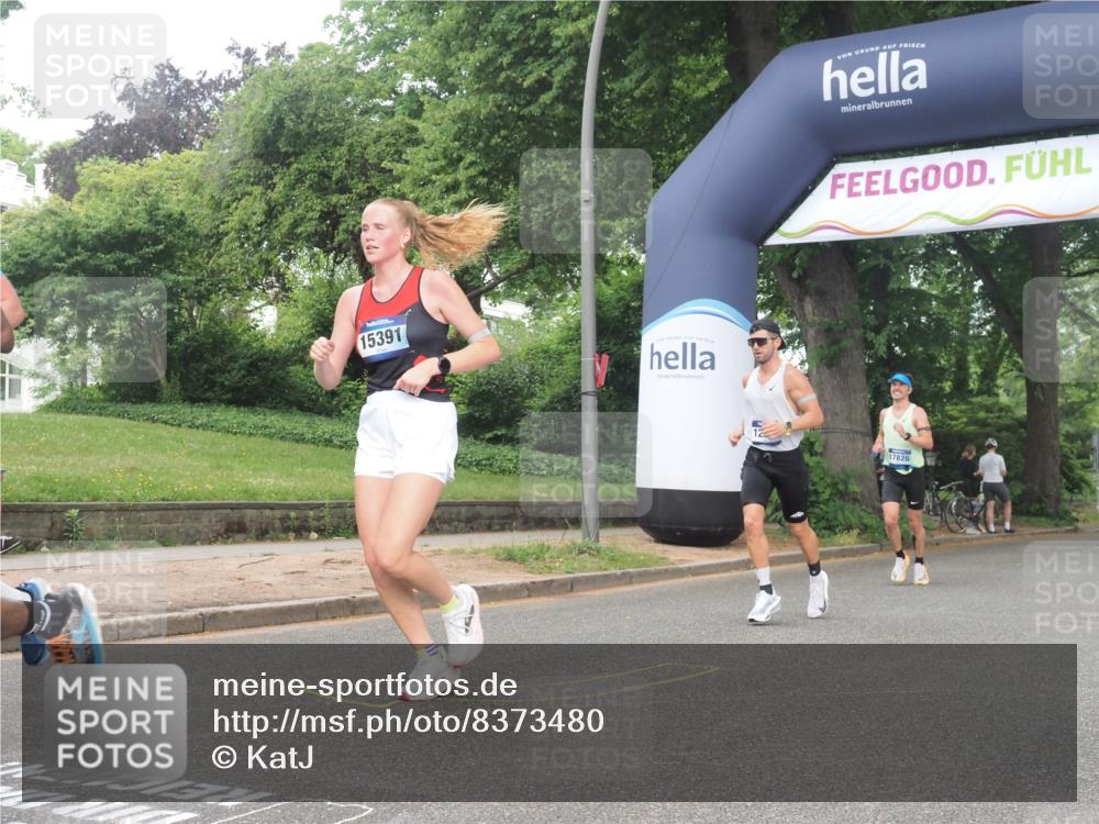 29.06.2025 - hella hamburg halbmarathon KatJ http://msf.ph/oto/8373480 29.06.2025 10:23:57 Zwischen KM18-KM19 1002, 1644, 8395 meine-sportfotos.de
