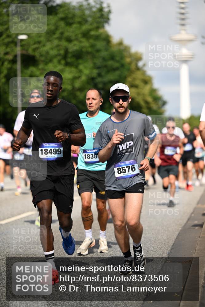 29.06.2025 - hella hamburg halbmarathon Dr. Thomas Lammeyer http://msf.ph/oto/8373506 29.06.2025 09:58:08 Kennedybrücke 1098, 1119, 1171, 1342, 1399, 1413, 1750, 1892, 1942, 2020, 2188, 2442, 2470, 2561, 2842, 2889, 3477, 3562, 4017, 4029, 4185, 4270, 4816, 5020, 5447, 5706, 5884, 6198, 6266, 6630, 6819, 7087, 7297, 7709, 8142, 8374, 8482, 8576, 9051, 9463, 9619, 10237, 10529, 11422 meine-sportfotos.de