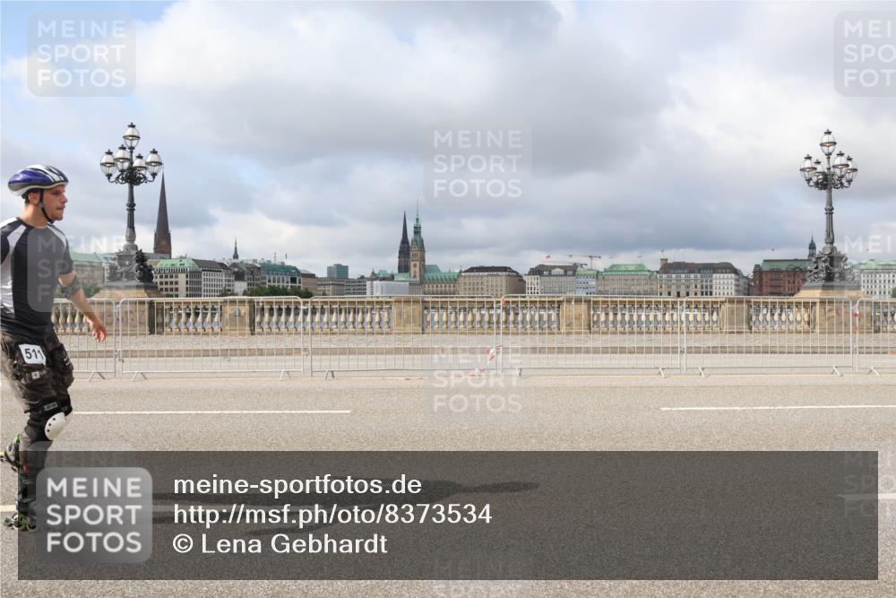 29.06.2025 - hella hamburg halbmarathon Lena Gebhardt http://msf.ph/oto/8373534 29.06.2025 09:12:24 Lombardsbrücke 511 meine-sportfotos.de