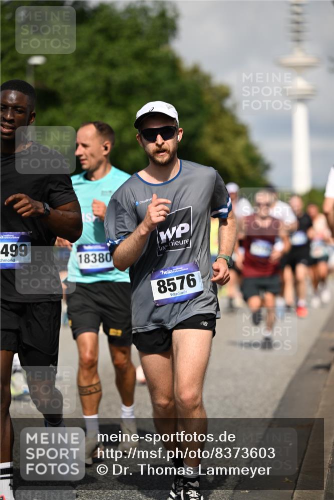 29.06.2025 - hella hamburg halbmarathon Dr. Thomas Lammeyer http://msf.ph/oto/8373603 29.06.2025 09:58:09 Kennedybrücke 1098, 1119, 1171, 1342, 1399, 1413, 1750, 1892, 1942, 2020, 2367, 2442, 2470, 2561, 2842, 2889, 3562, 4017, 4029, 4270, 4816, 5020, 5447, 5706, 5884, 6198, 6266, 6630, 6819, 7087, 7297, 7709, 8142, 8374, 8482, 8576, 8916, 9051, 9463, 9619, 10057, 10237, 10529, 11422 meine-sportfotos.de