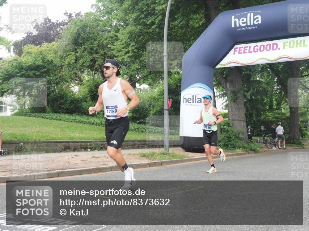 29.06.2025 - hella hamburg halbmarathon KatJ http://msf.ph/oto/8373632 29.06.2025 10:23:58 Zwischen KM18-KM19 1002, 1644, 8395 meine-sportfotos.de