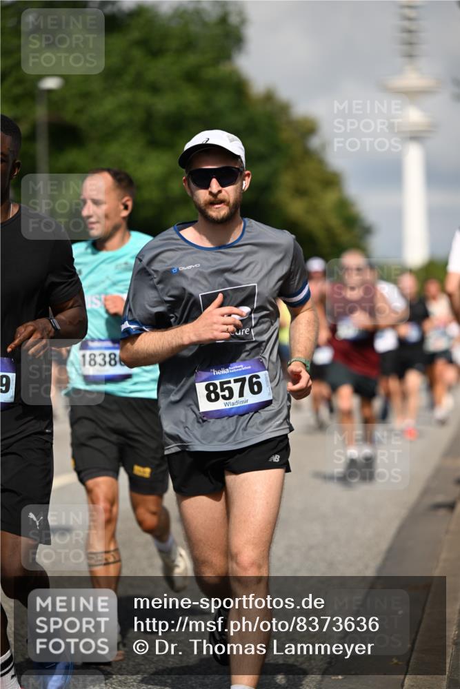 29.06.2025 - hella hamburg halbmarathon Dr. Thomas Lammeyer http://msf.ph/oto/8373636 29.06.2025 09:58:09 Kennedybrücke 1098, 1119, 1171, 1342, 1399, 1413, 1750, 1892, 1942, 2020, 2367, 2442, 2470, 2561, 2842, 2889, 3562, 4017, 4029, 4270, 4816, 5020, 5447, 5706, 5884, 6198, 6266, 6630, 6819, 7087, 7297, 7709, 8142, 8374, 8482, 8576, 8916, 9051, 9463, 9619, 10057, 10237, 10529, 11422 meine-sportfotos.de