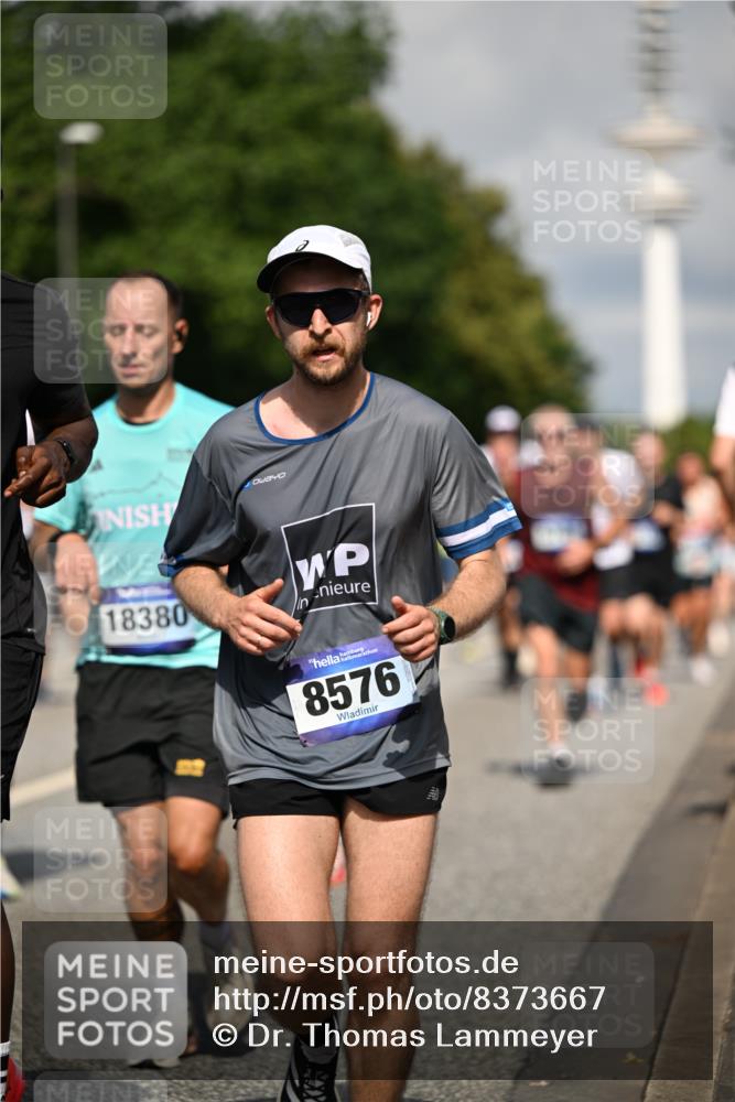 29.06.2025 - hella hamburg halbmarathon Dr. Thomas Lammeyer http://msf.ph/oto/8373667 29.06.2025 09:58:09 Kennedybrücke 1098, 1119, 1171, 1342, 1399, 1413, 1750, 1892, 1942, 2020, 2367, 2442, 2470, 2561, 2842, 2889, 3562, 4017, 4029, 4270, 4816, 5020, 5447, 5706, 5884, 6198, 6266, 6630, 6819, 7087, 7297, 7709, 8142, 8374, 8482, 8576, 8916, 9051, 9463, 9619, 10057, 10237, 10529, 11422 meine-sportfotos.de