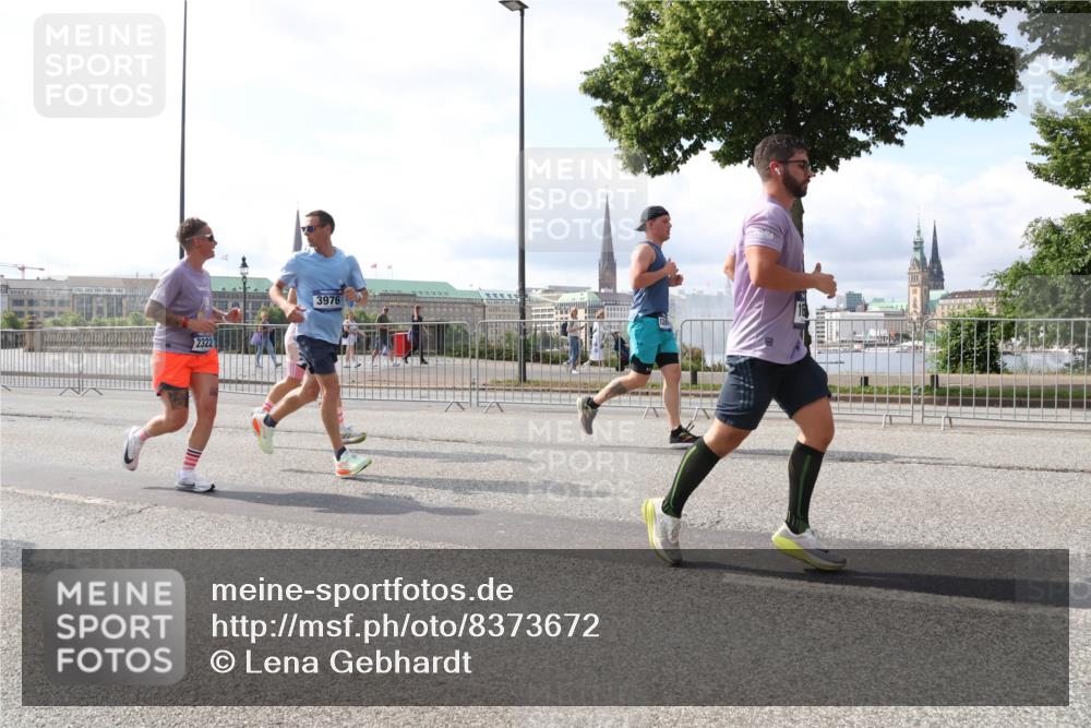 29.06.2025 - hella hamburg halbmarathon Lena Gebhardt http://msf.ph/oto/8373672 29.06.2025 10:02:20 Lombardsbrücke 2322, 3976, 1128, 1254, 1364, 1432, 1453, 1702, 1733, 2142, 2322, 2323, 2685, 2712, 3169, 3780, 3976, 4066, 4286, 4985, 5742, 5763, 6166, 6295, 6322, 6327, 6438, 6595, 6708, 6860, 7031, 7049, 7189, 7223, 7243, 7323, 7869, 8003, 8662, 8749, 9020, 9021, 9131, 9156, 9353, 9554, 9741, 9928, 9986, 10177, 10866, 11191, 11554, 11670, 11702, 11782, 11871, 11938, 12315, 12316, 12491, 14471, 14660, 14677, 16420 meine-sportfotos.de