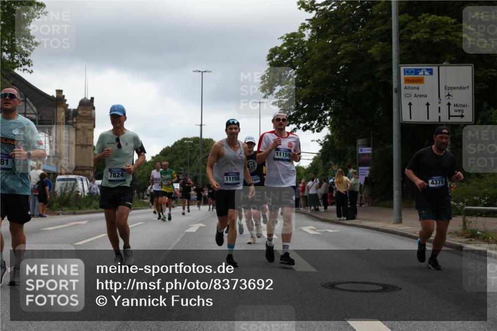 29.06.2025 - hella hamburg halbmarathon Yannick Fuchs http://msf.ph/oto/8373692 29.06.2025 10:53:51 20KM 1019, 1544, 2780, 3169, 3780, 4238, 4379, 4986, 5272, 6327, 6470, 7259, 7824, 8030, 8326, 8481, 8749, 8807, 9741, 9985, 10271, 10281, 10301, 10488, 11018, 11114, 11158, 11159, 11250, 11757, 12406, 12422, 12446, 12779, 13036, 13706, 13847, 13993, 14471, 14823, 15083, 15525, 15673, 15785, 15914, 16530, 16608, 16754, 16915, 17860, 18130, 18200, 18202, 18377, 18624, 18855, 19178 meine-sportfotos.de
