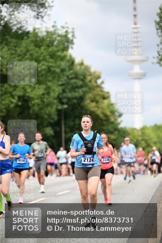 29.06.2025 - hella hamburg halbmarathon Dr. Thomas Lammeyer http://msf.ph/oto/8373731 29.06.2025 10:42:18 Kennedybrücke 1394, 1475, 1578, 1901, 1985, 2124, 3010, 3246, 3286, 3633, 3635, 3636, 3880, 4414, 4921, 5139, 5790, 5875, 6697, 7148, 7244, 7629, 8539, 8696, 9391, 9524, 9894, 10025, 10146, 10506, 11087, 11152, 11164 meine-sportfotos.de