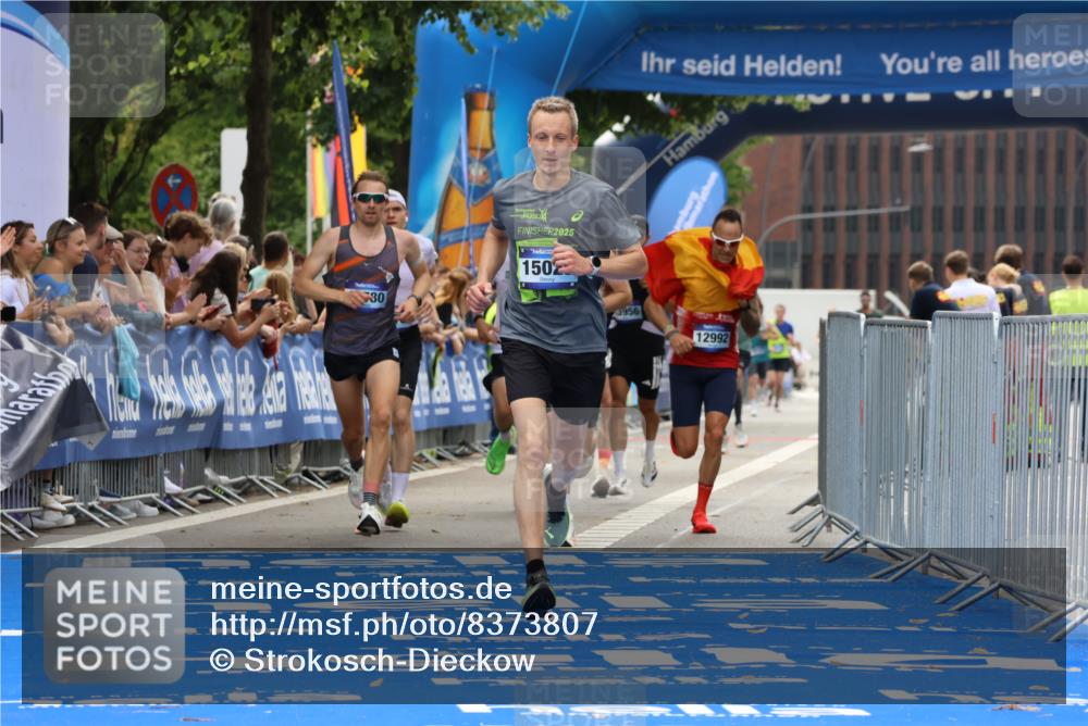 29.06.2025 - hella hamburg halbmarathon Strokosch-Dieckow http://msf.ph/oto/8373807 29.06.2025 10:26:53 Ziel 5344, 9079, 12641, 12992, 13780, 13956, 15023, 15671, 19050 meine-sportfotos.de
