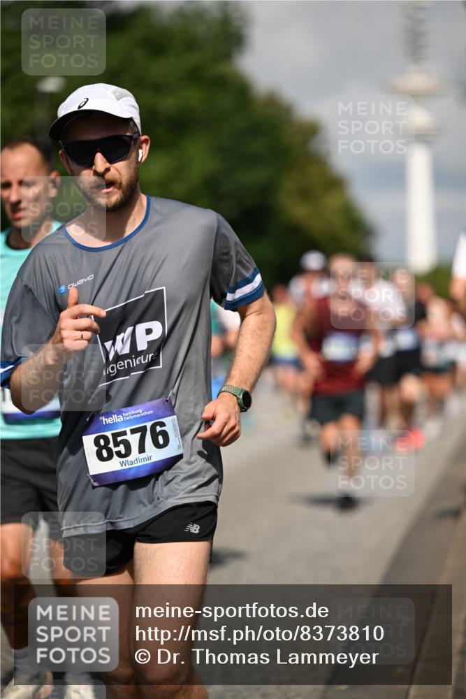 29.06.2025 - hella hamburg halbmarathon Dr. Thomas Lammeyer http://msf.ph/oto/8373810 29.06.2025 09:58:09 Kennedybrücke 1098, 1119, 1171, 1342, 1399, 1413, 1750, 1892, 1942, 2020, 2367, 2442, 2470, 2561, 2842, 2889, 3562, 4017, 4029, 4270, 4816, 5020, 5447, 5706, 5884, 6198, 6266, 6630, 6819, 7087, 7297, 7709, 8142, 8374, 8482, 8576, 8916, 9051, 9463, 9619, 10057, 10237, 10529, 11422 meine-sportfotos.de