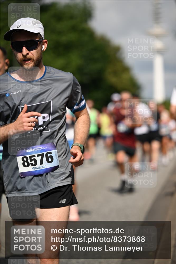 29.06.2025 - hella hamburg halbmarathon Dr. Thomas Lammeyer http://msf.ph/oto/8373868 29.06.2025 09:58:09 Kennedybrücke 1098, 1119, 1171, 1342, 1399, 1413, 1750, 1892, 1942, 2020, 2367, 2442, 2470, 2561, 2842, 2889, 3562, 4017, 4029, 4270, 4816, 5020, 5447, 5706, 5884, 6198, 6266, 6630, 6819, 7087, 7297, 7709, 8142, 8374, 8482, 8576, 8916, 9051, 9463, 9619, 10057, 10237, 10529, 11422 meine-sportfotos.de