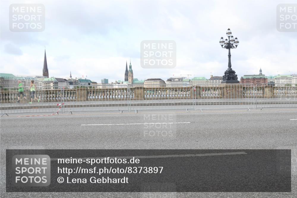 29.06.2025 - hella hamburg halbmarathon Lena Gebhardt http://msf.ph/oto/8373897 29.06.2025 08:50:47 Lombardsbrücke  meine-sportfotos.de