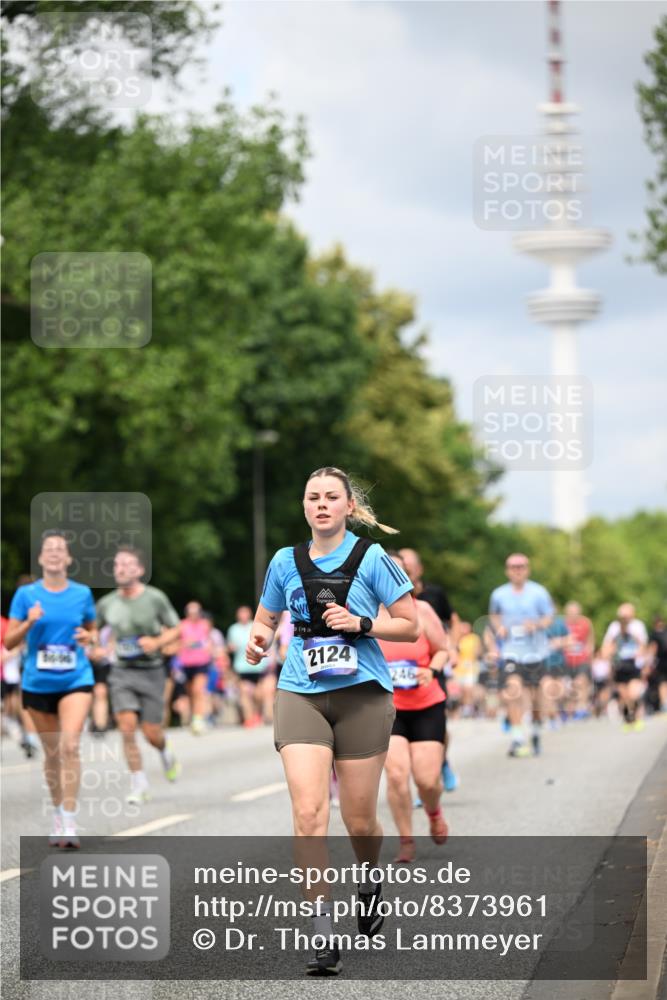 29.06.2025 - hella hamburg halbmarathon Dr. Thomas Lammeyer http://msf.ph/oto/8373961 29.06.2025 10:42:18 Kennedybrücke 1394, 1475, 1578, 1901, 1985, 2124, 3010, 3246, 3286, 3633, 3635, 3636, 3880, 4414, 4921, 5139, 5790, 5875, 6697, 7148, 7244, 7629, 8539, 8696, 9391, 9524, 9894, 10025, 10146, 10506, 11087, 11152, 11164 meine-sportfotos.de