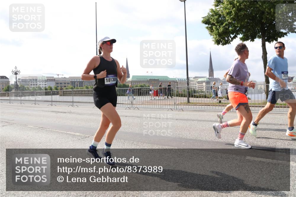 29.06.2025 - hella hamburg halbmarathon Lena Gebhardt http://msf.ph/oto/8373989 29.06.2025 10:02:21 Lombardsbrücke 18130, 3976, 1128, 1254, 1364, 1432, 1453, 1702, 1733, 2142, 2322, 2323, 2685, 2712, 2819, 3169, 3225, 3780, 3976, 4066, 4286, 4985, 5742, 5763, 6166, 6295, 6322, 6327, 6595, 6708, 6860, 7031, 7049, 7189, 7223, 7243, 7323, 7869, 8003, 8662, 8749, 9020, 9021, 9131, 9156, 9353, 9554, 9741, 9928, 9986, 10177, 10539, 10866, 11191, 11554, 11670, 11702, 11782, 11871, 11938, 12315, 12316, 12491, 14471, 14660, 14677, 16420 meine-sportfotos.de