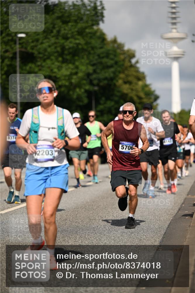 29.06.2025 - hella hamburg halbmarathon Dr. Thomas Lammeyer http://msf.ph/oto/8374018 29.06.2025 09:58:10 Kennedybrücke 1098, 1119, 1171, 1342, 1399, 1750, 1892, 1942, 2020, 2367, 2442, 2470, 2561, 2842, 2889, 3562, 4017, 4029, 4270, 4816, 5020, 5447, 5706, 5884, 6198, 6266, 6290, 6630, 6819, 7087, 7297, 7709, 8142, 8374, 8482, 8576, 8698, 8916, 9051, 9463, 9619, 10057, 10237, 10529, 11422 meine-sportfotos.de